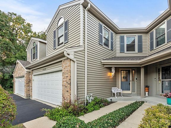 2nd image of 27W270 Jefferson Ct #270