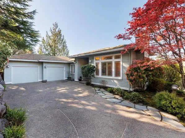 2212 NW Pinnacle Dr, Portland, OR 97229