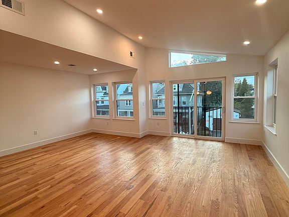 5th image of 132 N 17th St #2