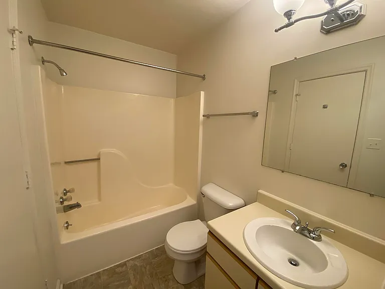 Princeton Circle West Apartments — Photo 82