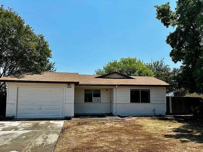 28608 Avenue 13 1/4 — Photo 1