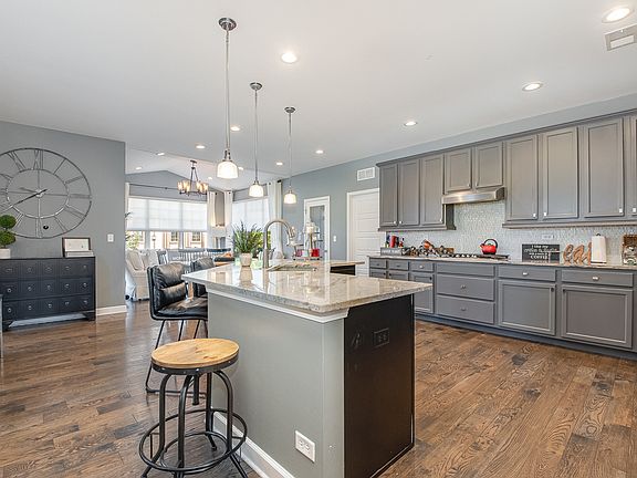 3rd image of 12824 Timber Wood Cir