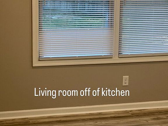 5th image of 107 Indiana Ln