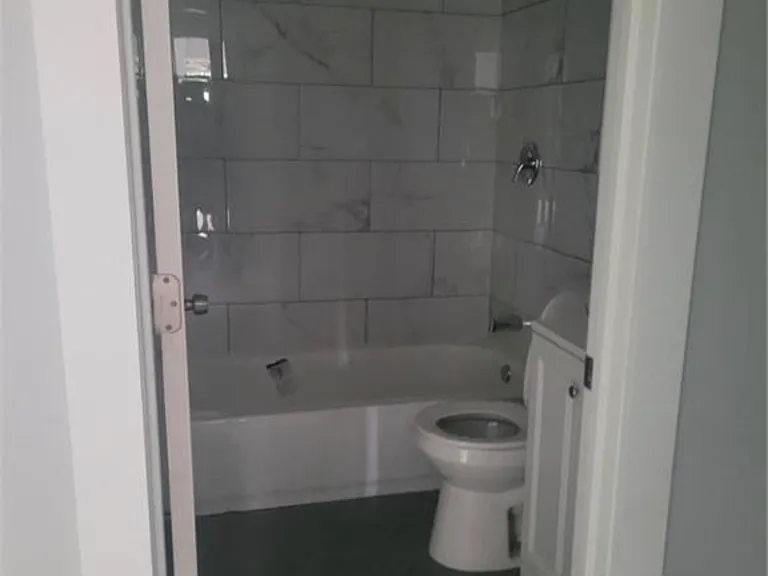 286 Gregory St #2R — Photo 2