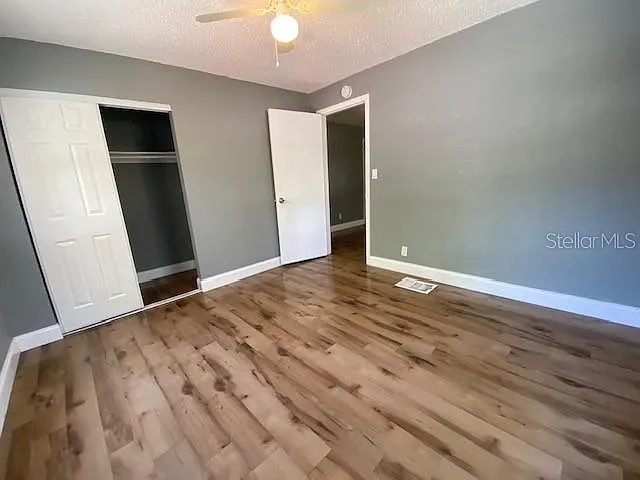 3 bed, 1.0 bath, 906 sqft, $1,450 — Photo 3