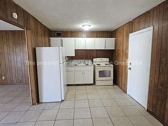 5th image of 1560 W 6th St