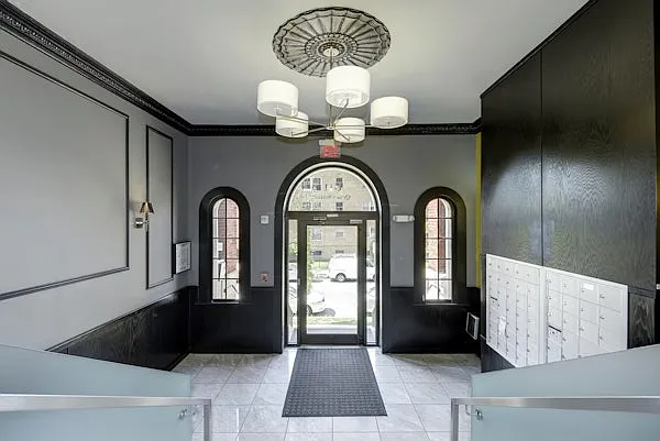 NEW QUIN APARTMENTS — Photo 7