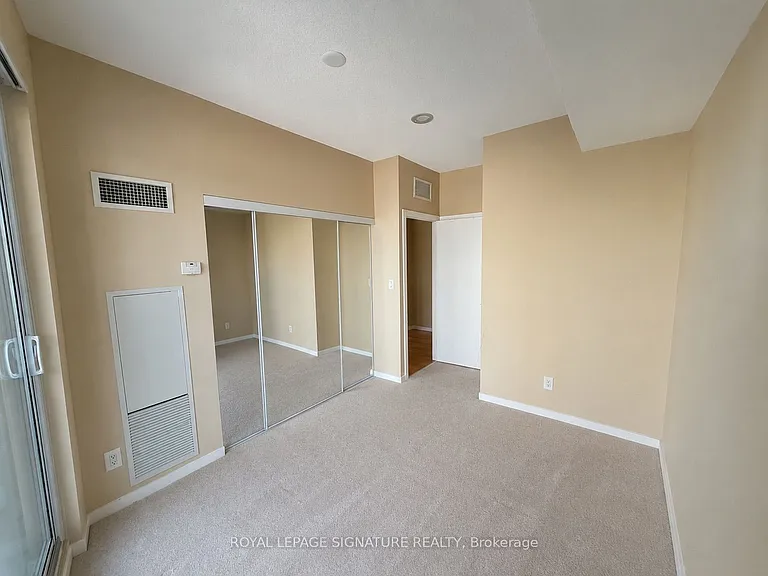 65 Bremner Blvd #1310 — Photo 8