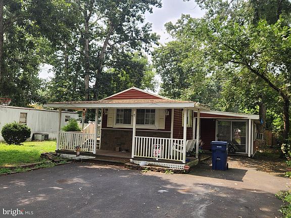 3rd image of 5 Briarwood Ln