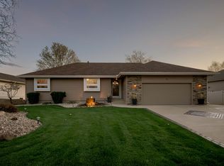 84 Ginger Woods Ter, Valley, NE 68064