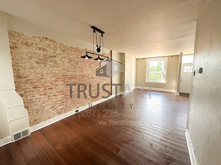 3885 Manor St #1 — Photo 3