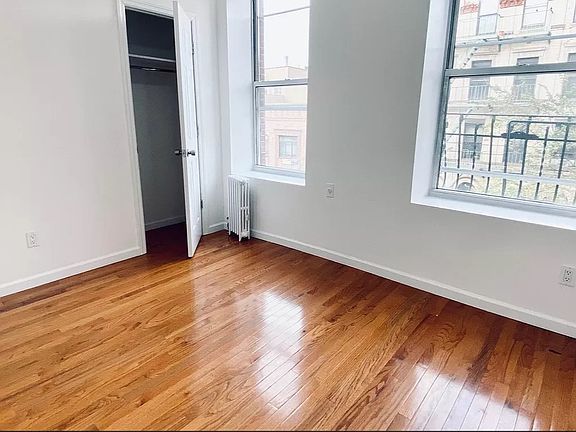 3rd image of 208 E 7th St APT 22
