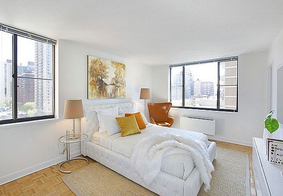 3rd image of 101 W 90th St APT 4A