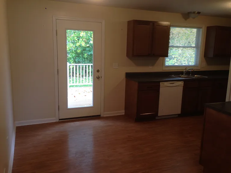 31 Morrison Ave — Photo 4