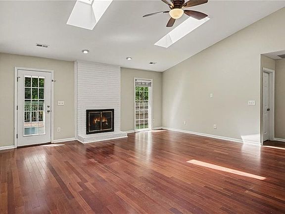 4th image of 4123 Silver Fox Ct