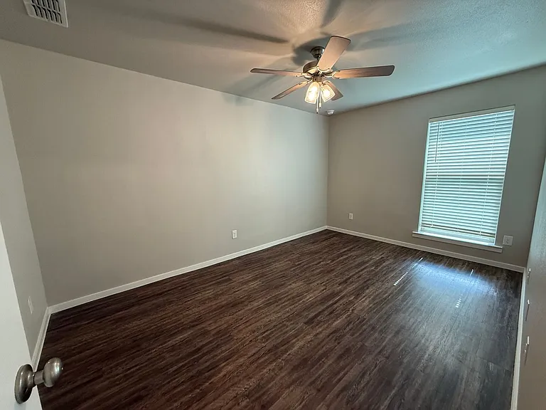 2110 Kokomo Ave — Photo 5