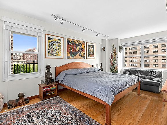 3rd image of 150 W End Ave