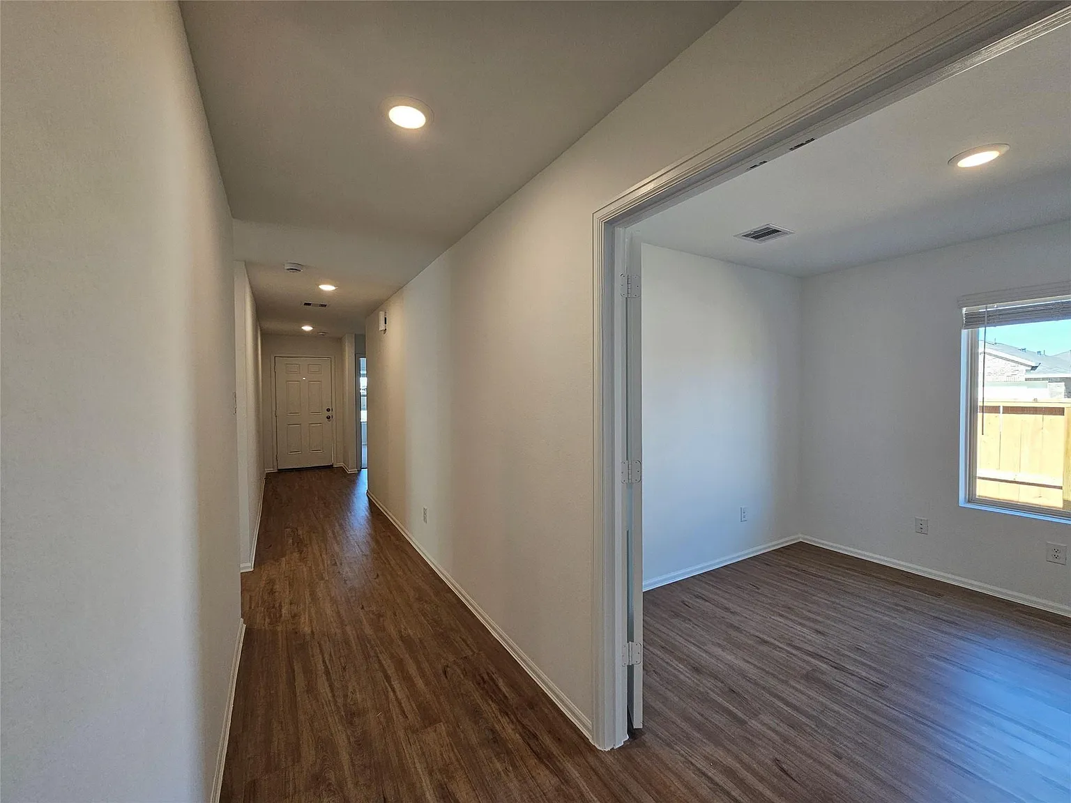 4 bed, 2.0 bath, 1847 sqft, $2,150 — Photo 4