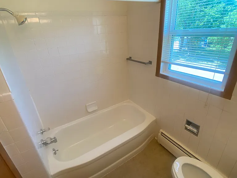 423 11th St N #5 — Photo 5