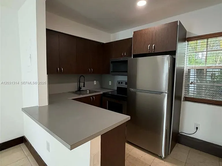 551 NE 62nd St #6 — Photo 3