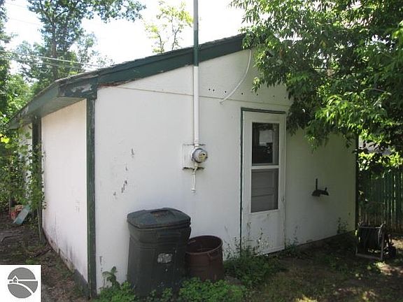 5th image of 5180 Park St