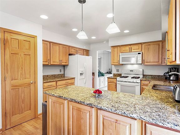 4th image of 9493 N Waverly Dr