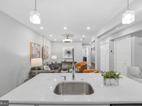 709 Jackson St NE APT 1, Washington, DC 20017