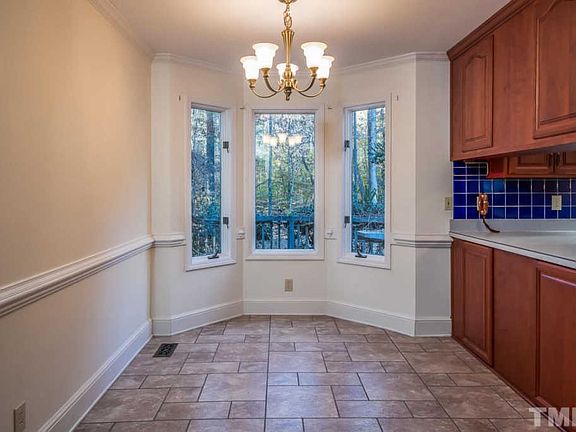 4th image of 3401 Jordan Oaks Dr