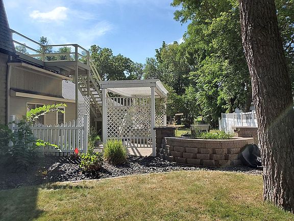 pergola, BBQ, planter area