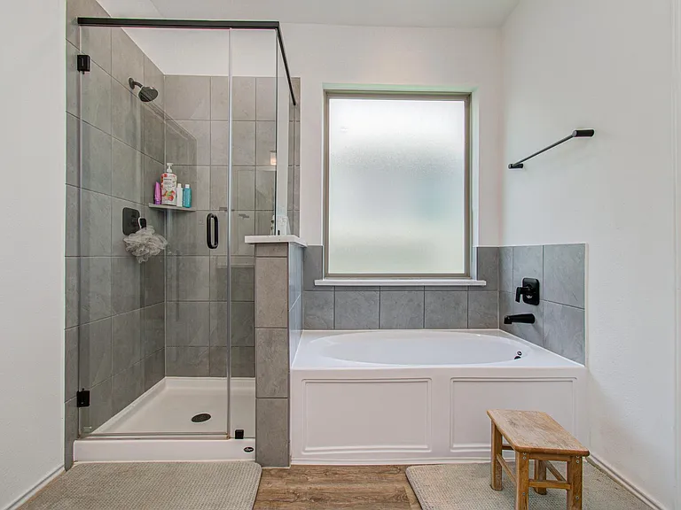 4722 Crest Hill Dr — Photo 29