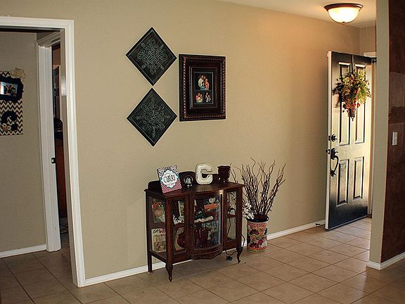 4th image of 1102 Deer Ct