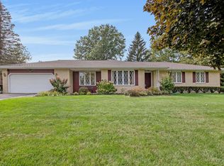 146 Country Club Rd, Holland, MI 49423