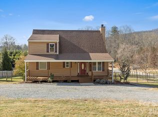 40 Forge Valley Dr, Mills River, NC 28759