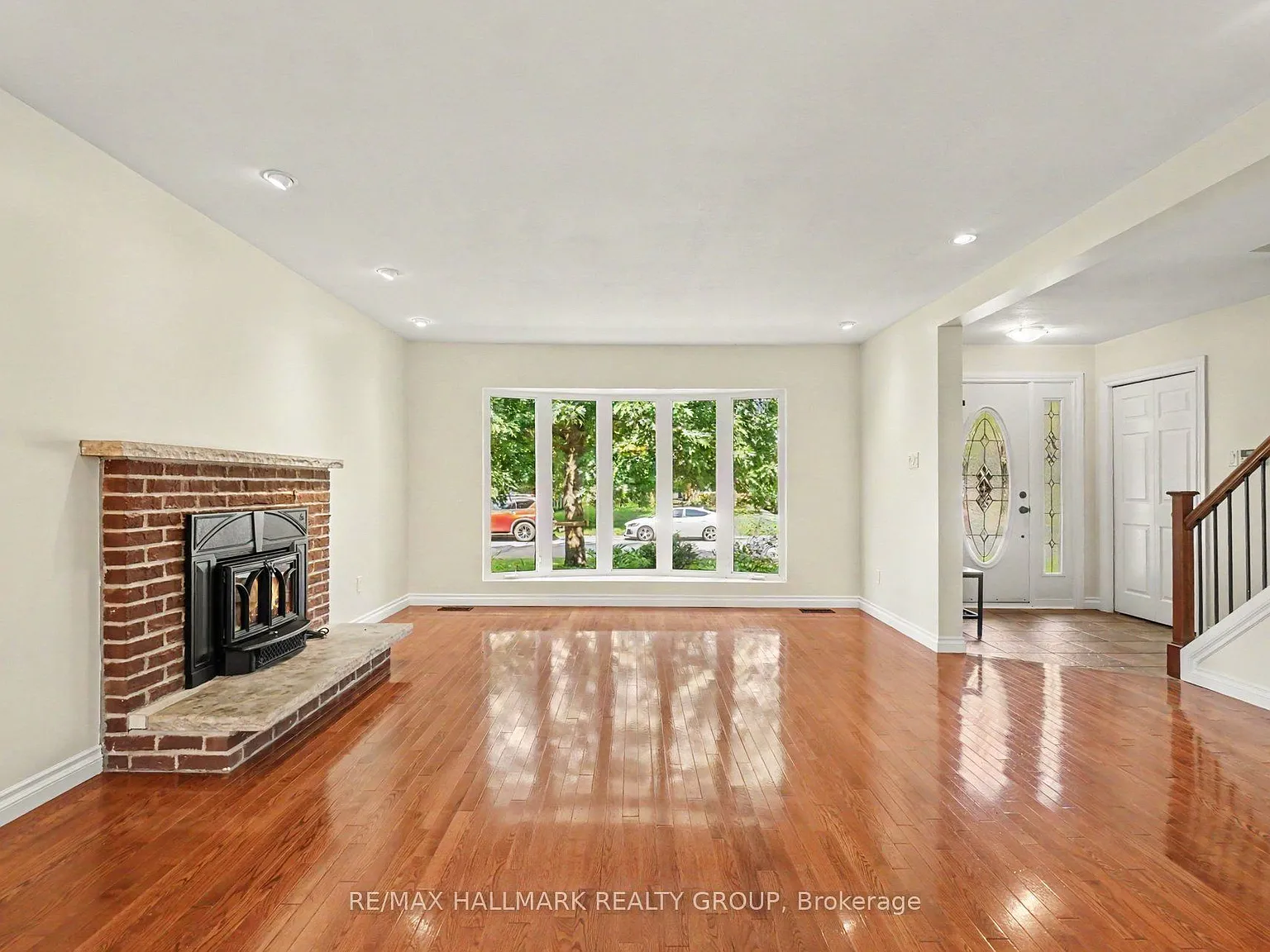 4 bed, $3,200 — Photo 2