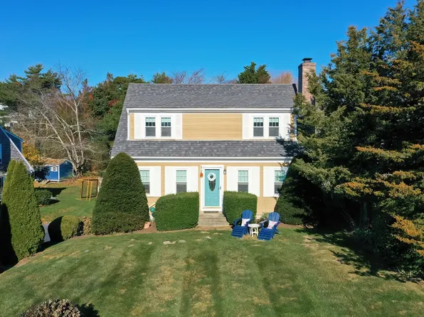 17 Dexter Ave, Sandwich, MA 02563