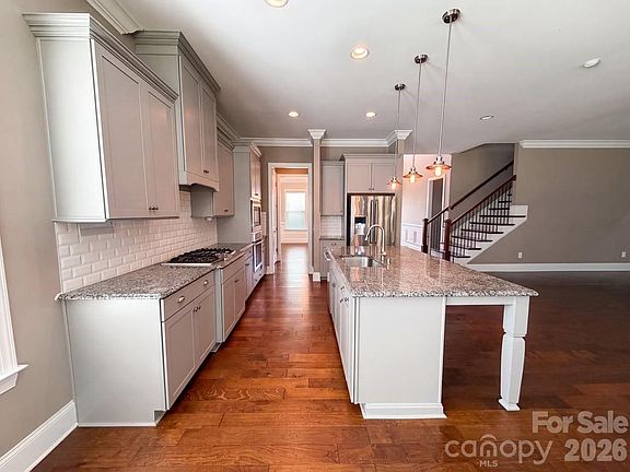 5th image of 205 N Centurion Ln