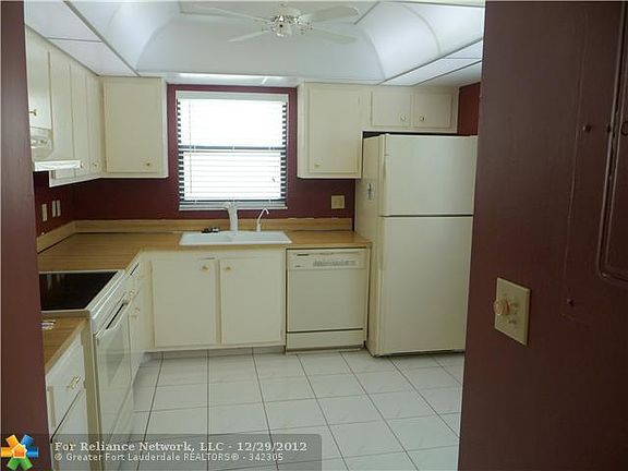 4th image of 265 SE 10th St APT 7C