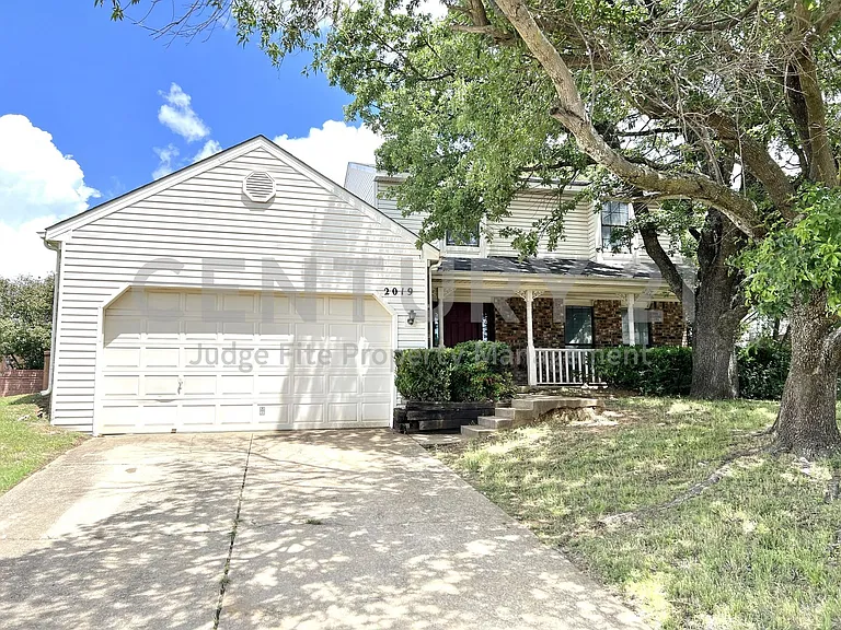 2019 Longmeadow Ct — Photo 1