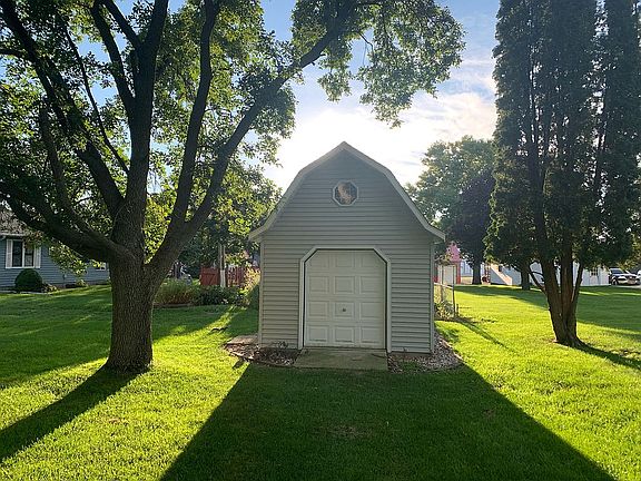 Shed in backyard 