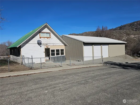106 3rd Street, Riverside, WA 98849