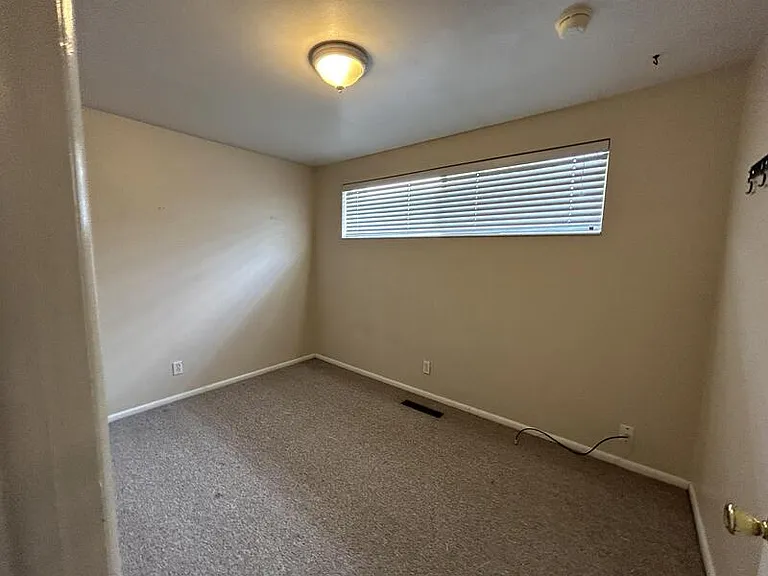 909 E Browning Ave #C — Photo 6