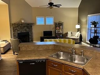 5th image of 992 Ernest Stewart Dr