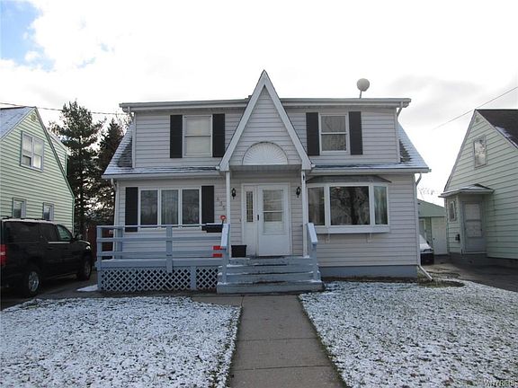 2nd image of 635 Saint Lawrence Ave