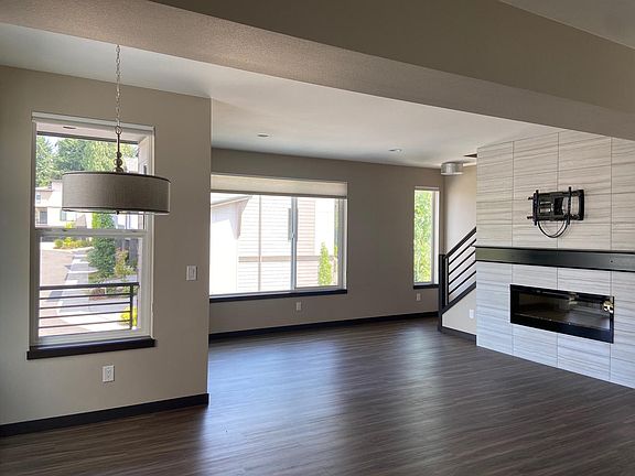3rd image of 17830 19th Ave #W