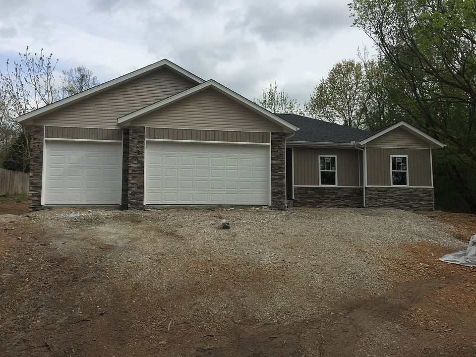 1st image of 7 Latshaw Dr