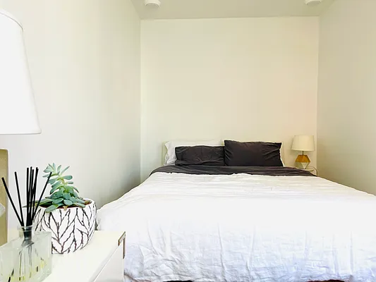 Rented by NYWPG Realty LLC | media 11