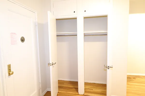 Rented by Oxford Property Group | media 13