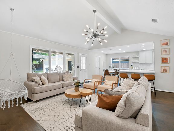 3rd image of 15309 Glamorgan Dr