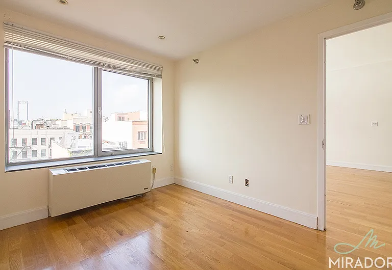 636 E 11th St #PHB — Photo 5