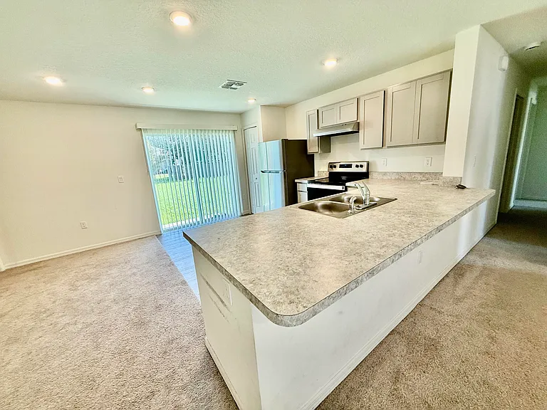 149 SW Becker Rd — Photo 6